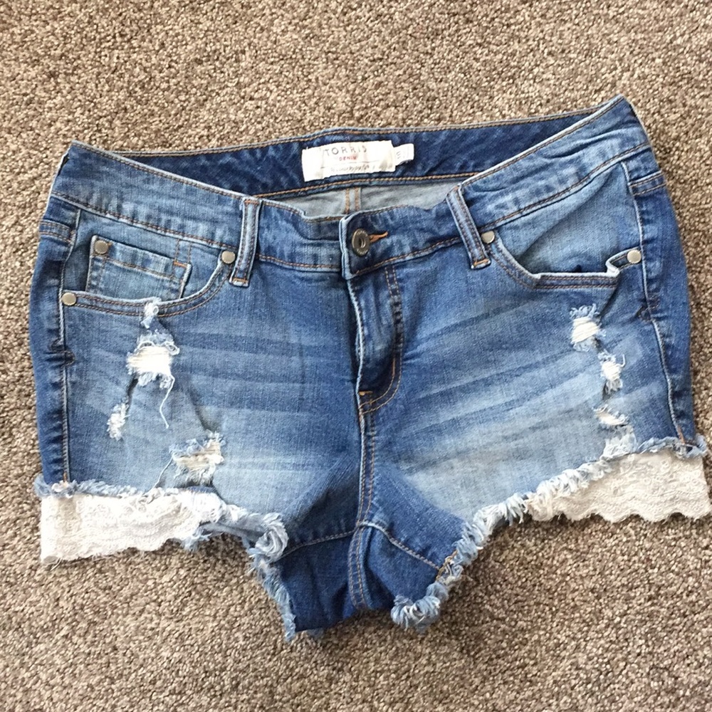 Torrid plus size 10 distressed lace denim shorts